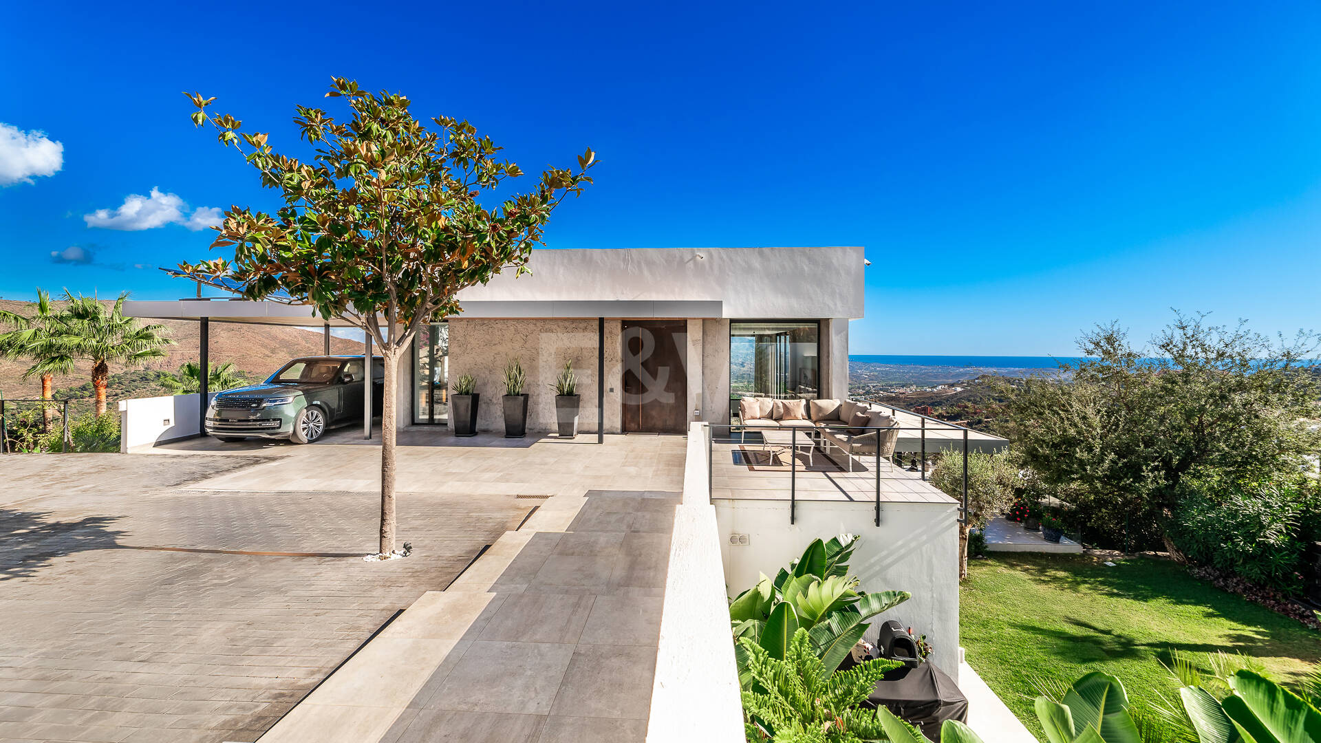 Villa Vista-Stunning Modern Villa with Panoramic Views and Luxury Amenities