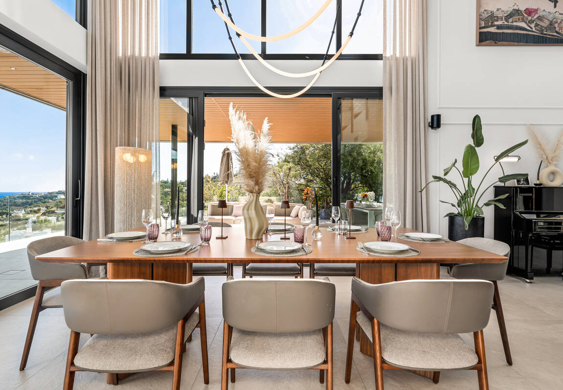 Villa Vista-Stunning Modern Villa with Panoramic Views and Luxury Amenities