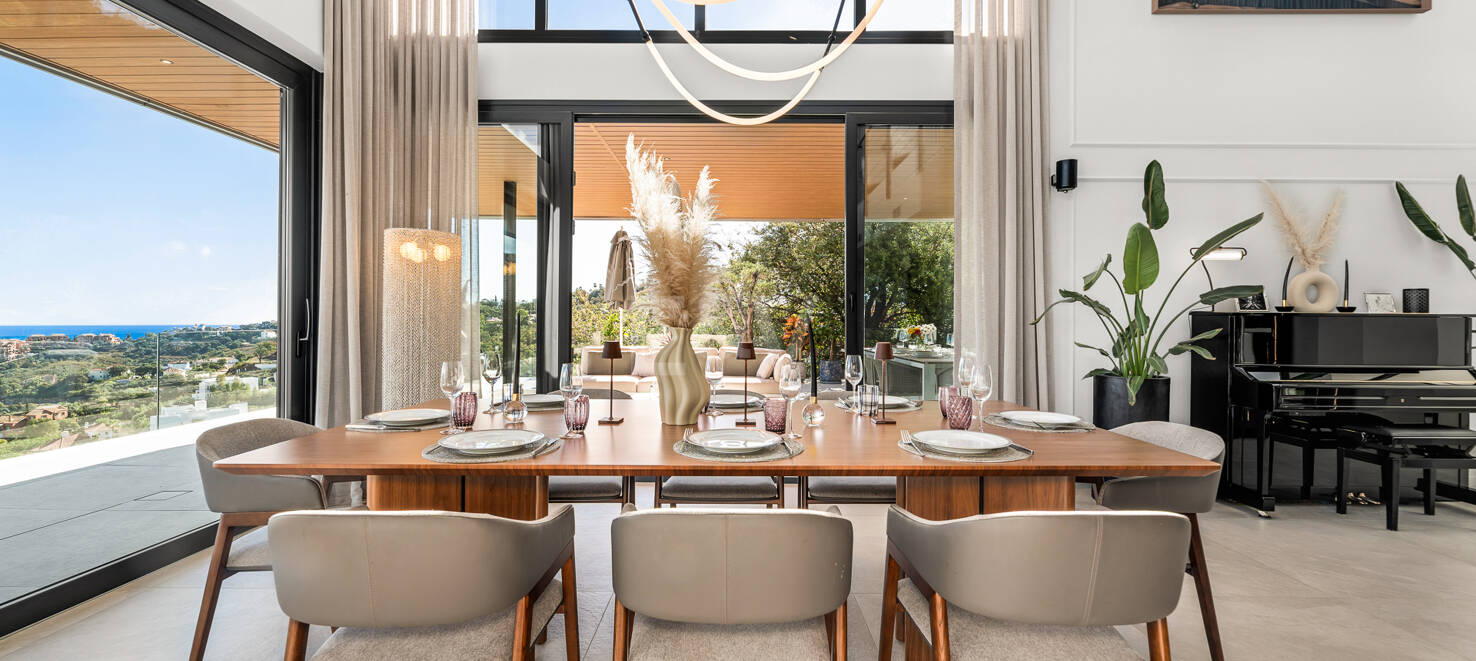 Atemberaubende moderne Villa mit Panoramablick und luxuriöser Ausstattung