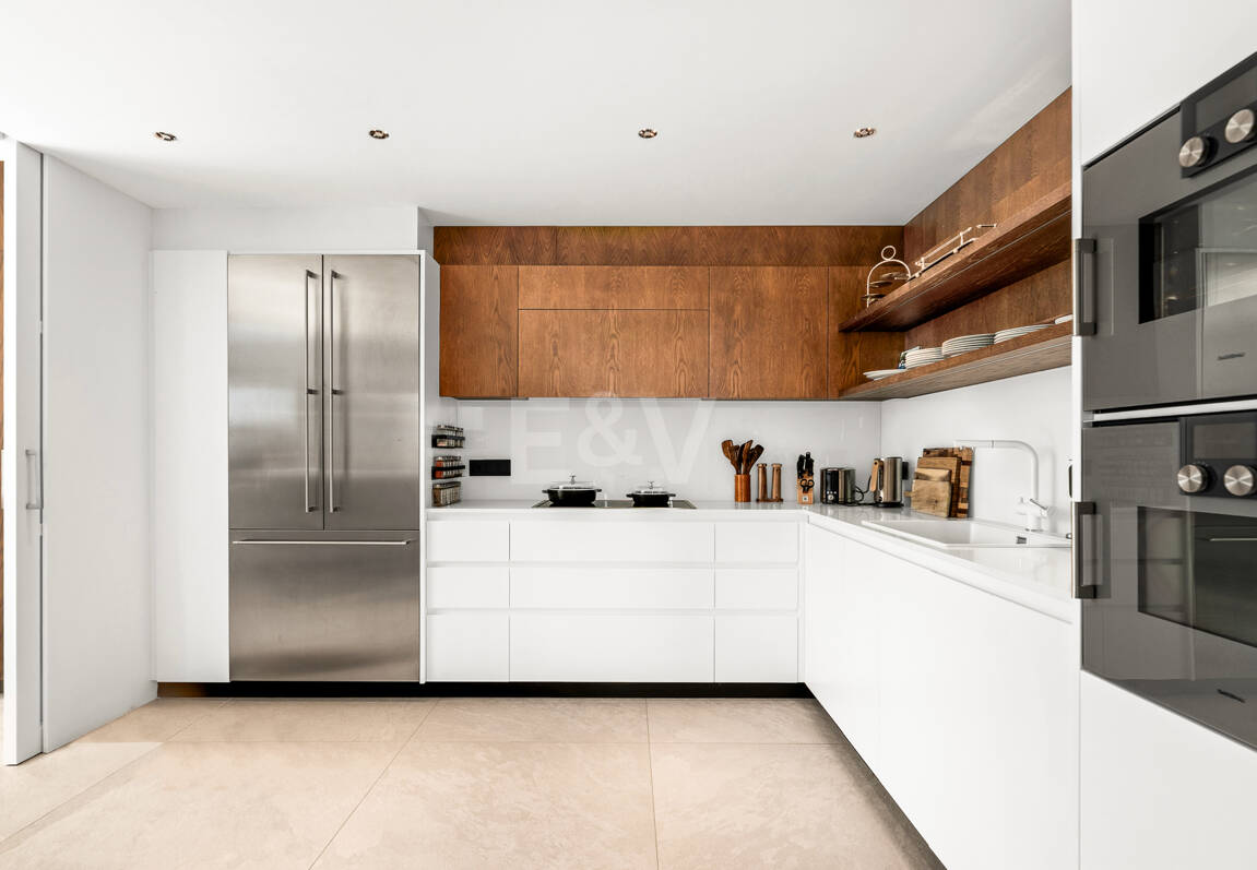 Villa Vista-Stunning Modern Villa with Panoramic Views and Luxury Amenities