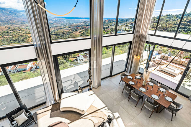 Villa Vista-Stunning Modern Villa with Panoramic Views and Luxury Amenities