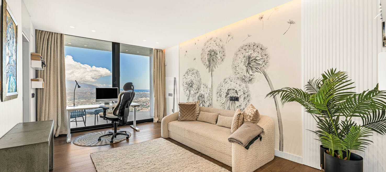 Atemberaubende moderne Villa mit Panoramablick und luxuriöser Ausstattung