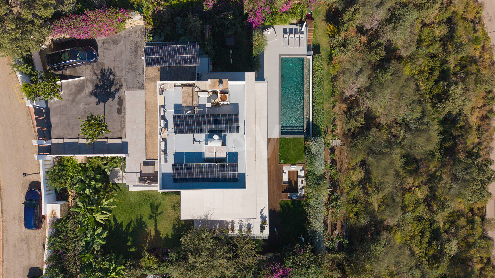 Villa Vista-Stunning Modern Villa with Panoramic Views and Luxury Amenities