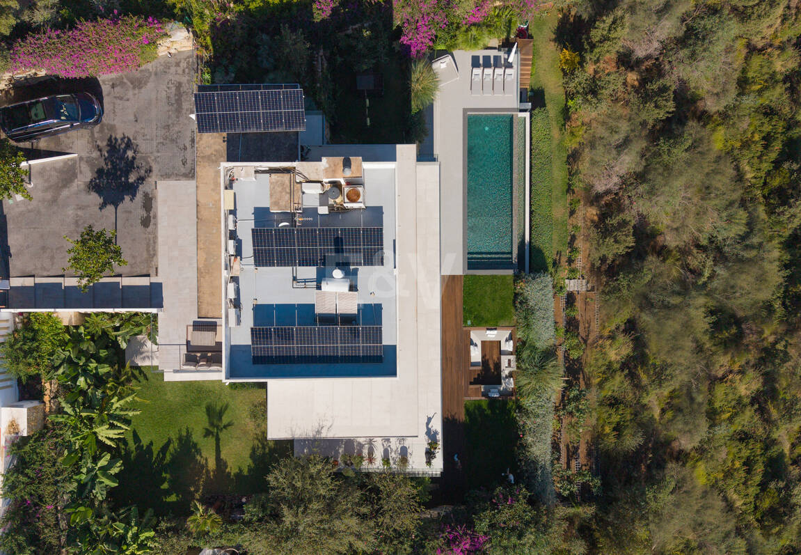 Villa Vista-Stunning Modern Villa with Panoramic Views and Luxury Amenities