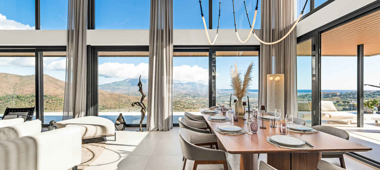 Atemberaubende moderne Villa mit Panoramablick und luxuriöser Ausstattung