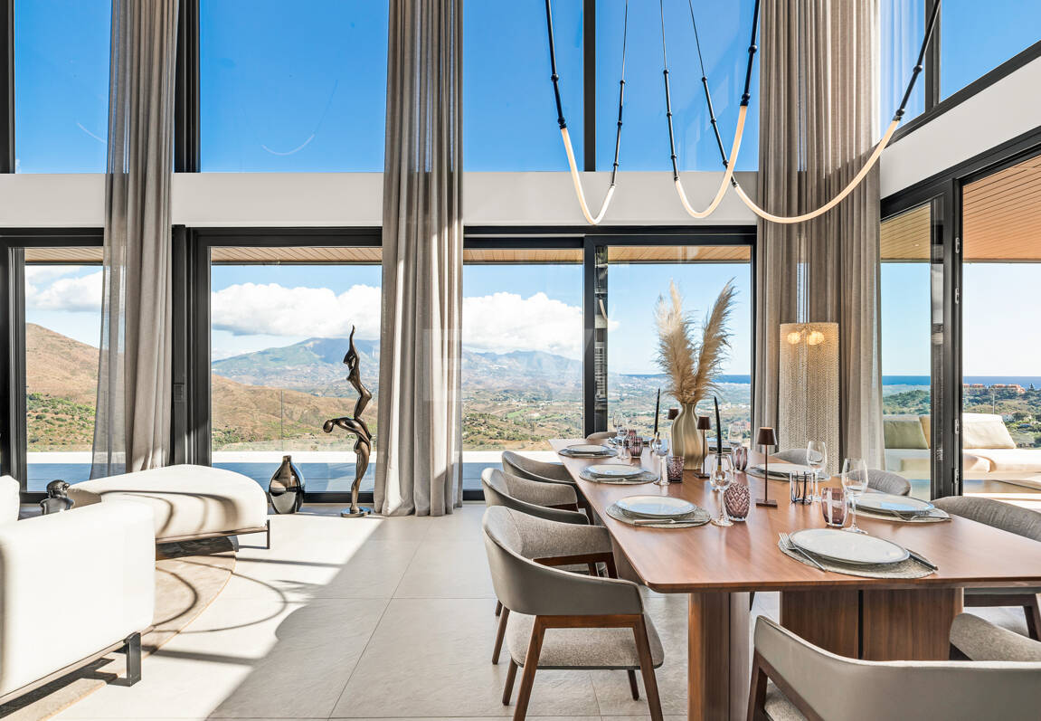 Villa Vista-Stunning Modern Villa with Panoramic Views and Luxury Amenities