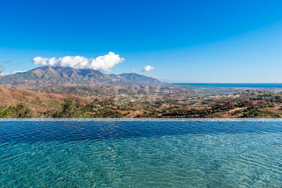 Villa Vista-Stunning Modern Villa with Panoramic Views and Luxury Amenities