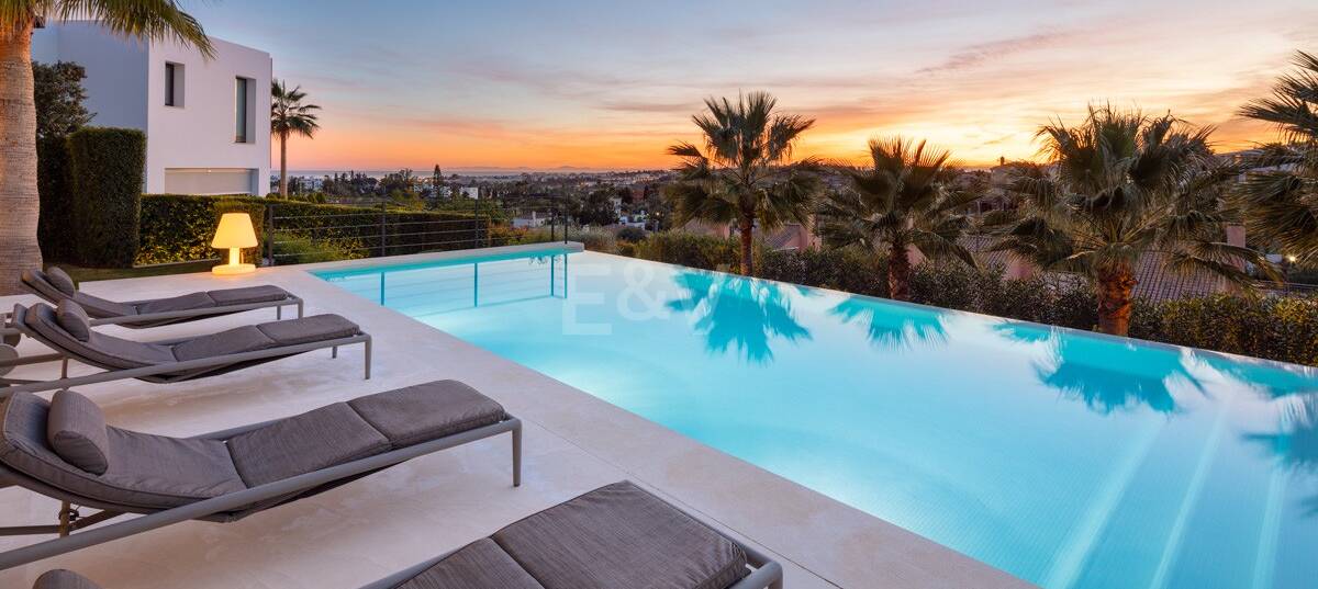 Exceptionell Villa i en gated community nära Los Naranjos Golf