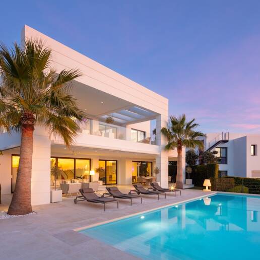 Exceptionell Villa i en gated community nära Los Naranjos Golf