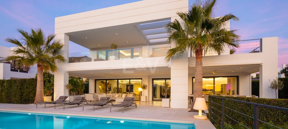 Exceptionell Villa i en gated community nära Los Naranjos Golf
