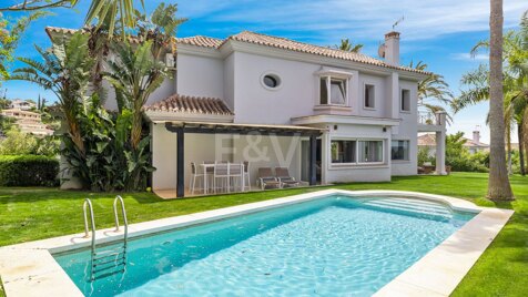 Villa with Panoramic Views in El Rosario