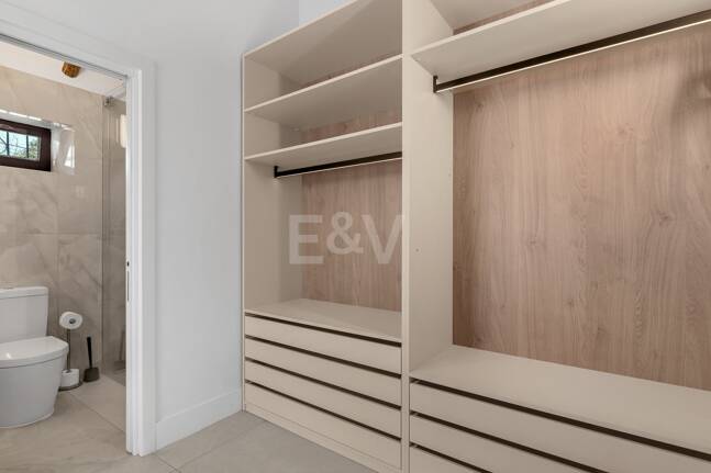 Icónica mansión histórica de Hollywood con servicios recreativos de élite