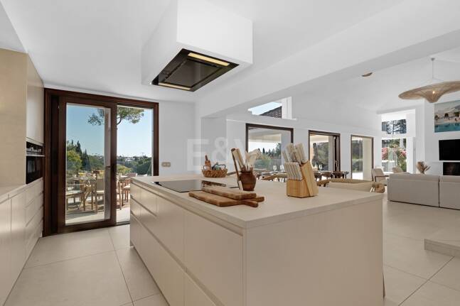 Icónica mansión histórica de Hollywood con servicios recreativos de élite