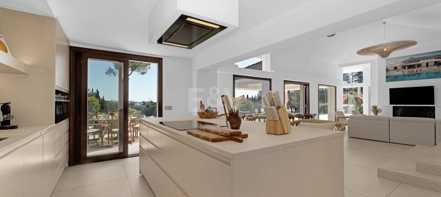 Iconic Luxury Mansion – A Timeless Gem in Guadalmina Alta