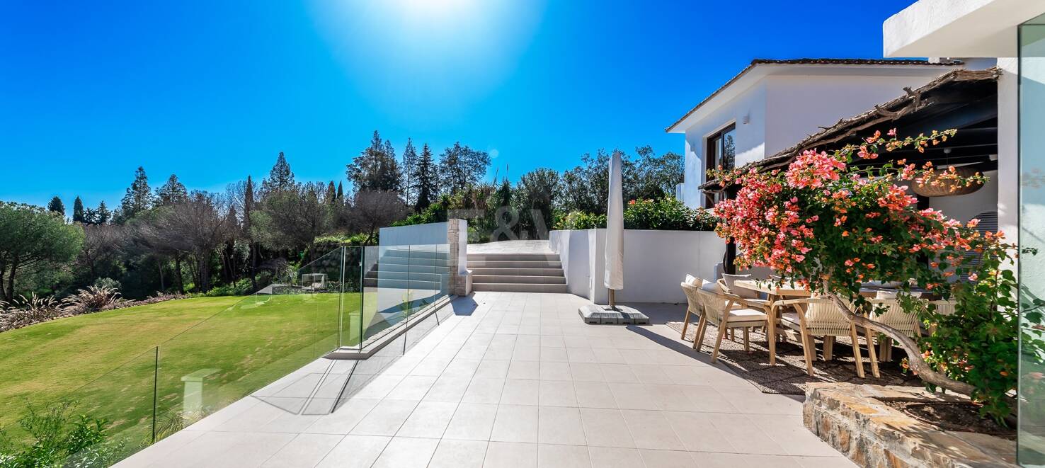 Iconic Luxury Mansion – A Timeless Gem in Guadalmina Alta