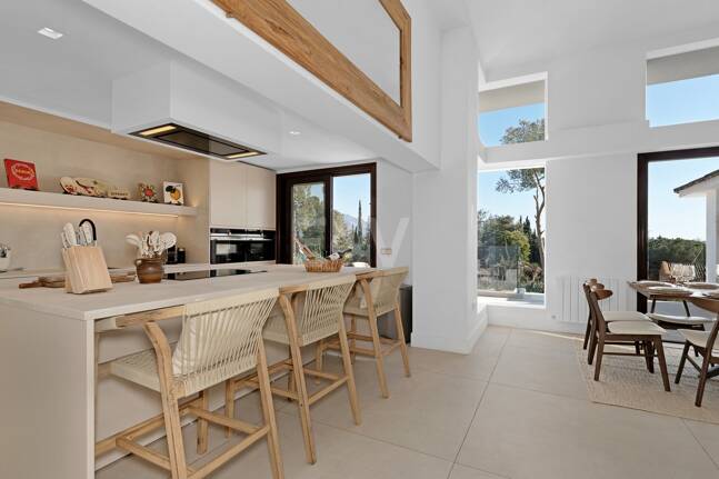 Icónica mansión histórica de Hollywood con servicios recreativos de élite