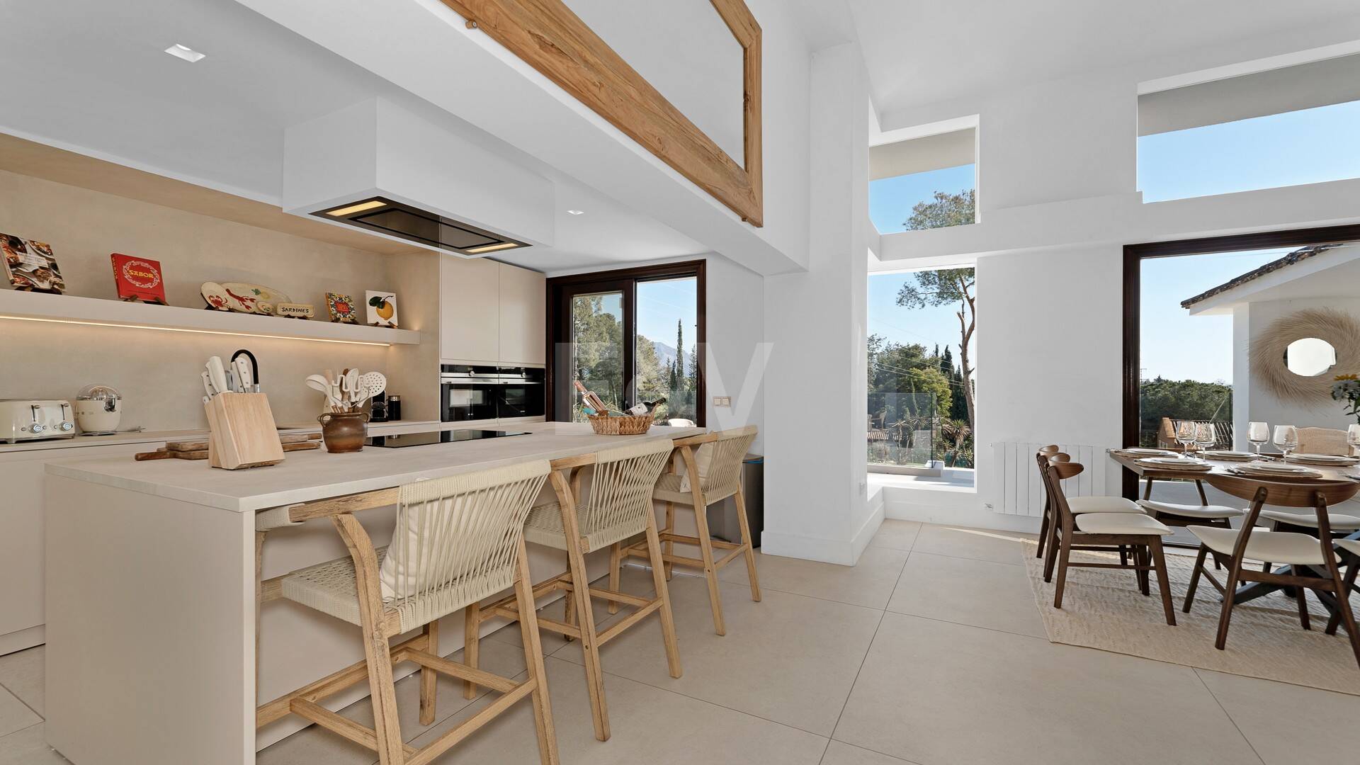 Icónica mansión histórica de Hollywood con servicios recreativos de élite