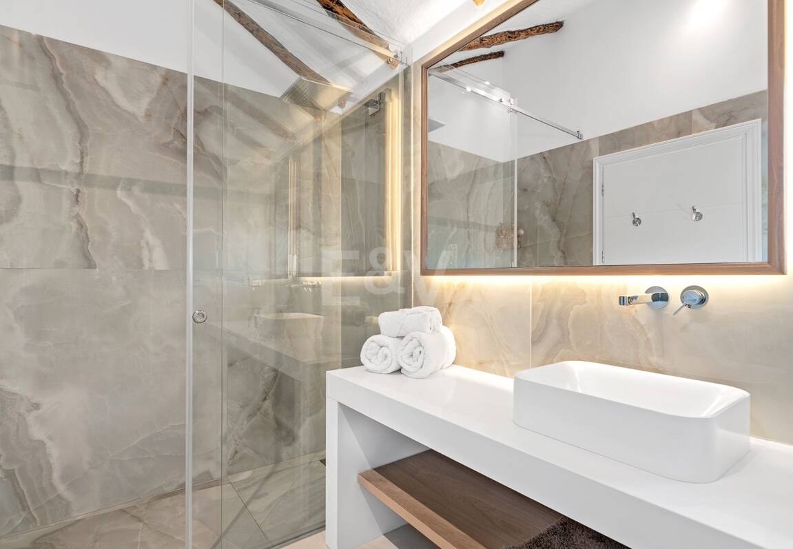 Icónica mansión histórica de Hollywood con servicios recreativos de élite