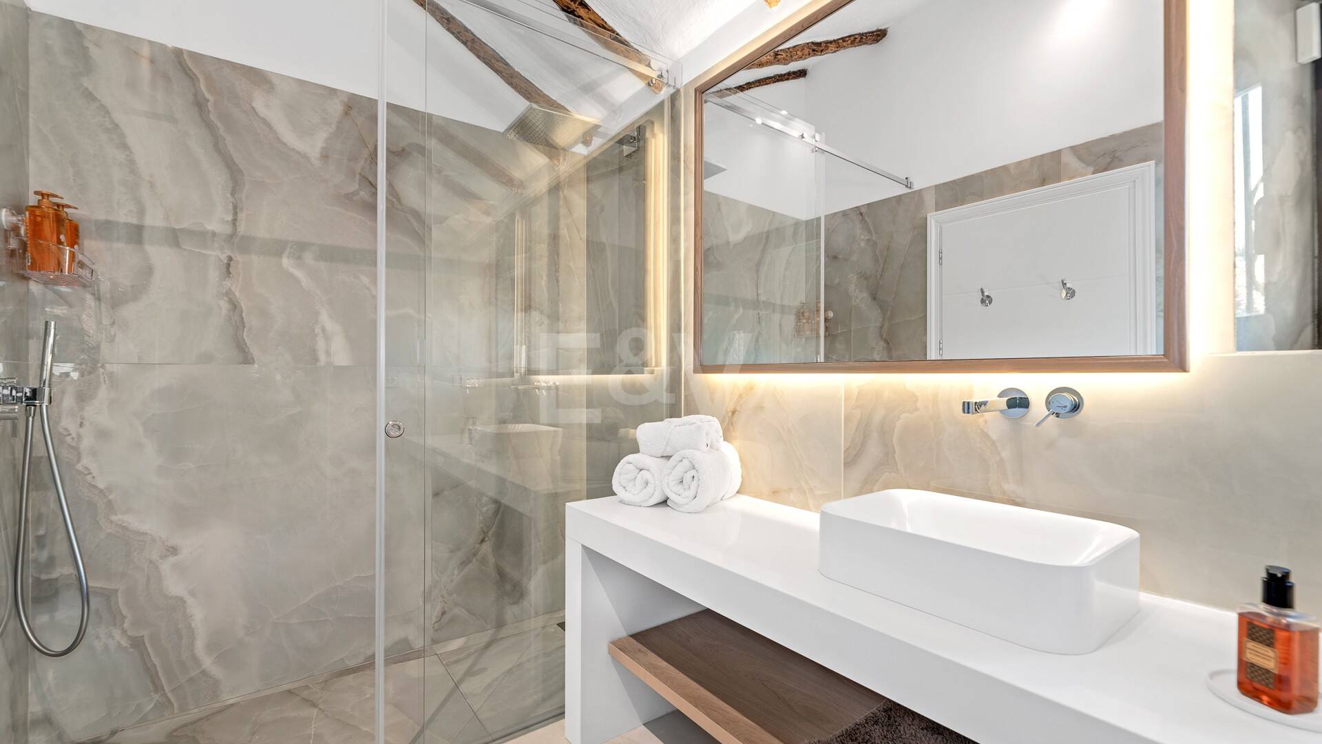 Icónica mansión histórica de Hollywood con servicios recreativos de élite