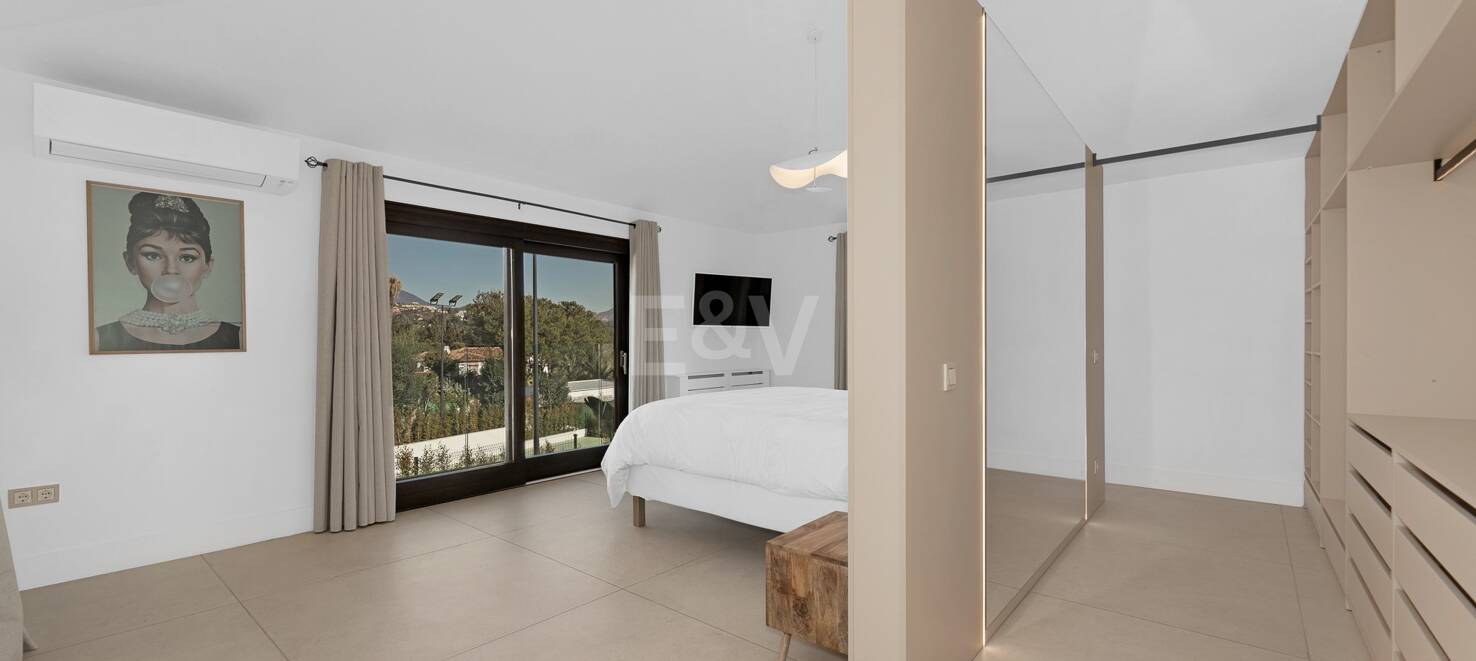 Iconic Luxury Mansion – A Timeless Gem in Guadalmina Alta