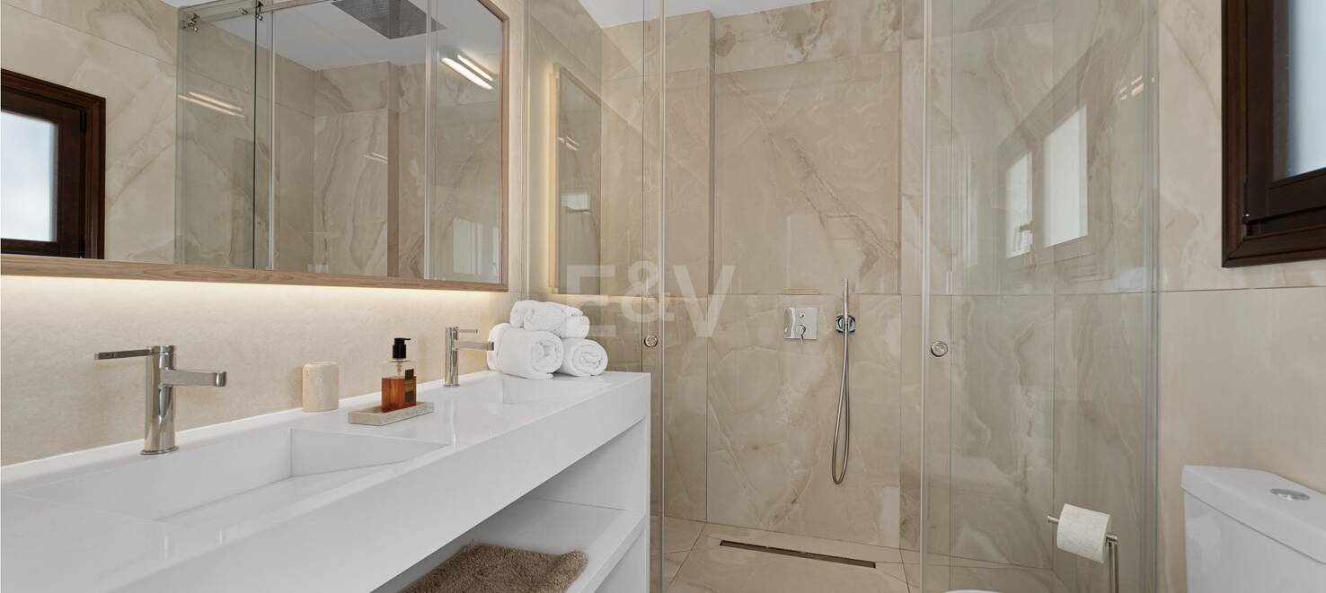 Iconic Luxury Mansion – A Timeless Gem in Guadalmina Alta