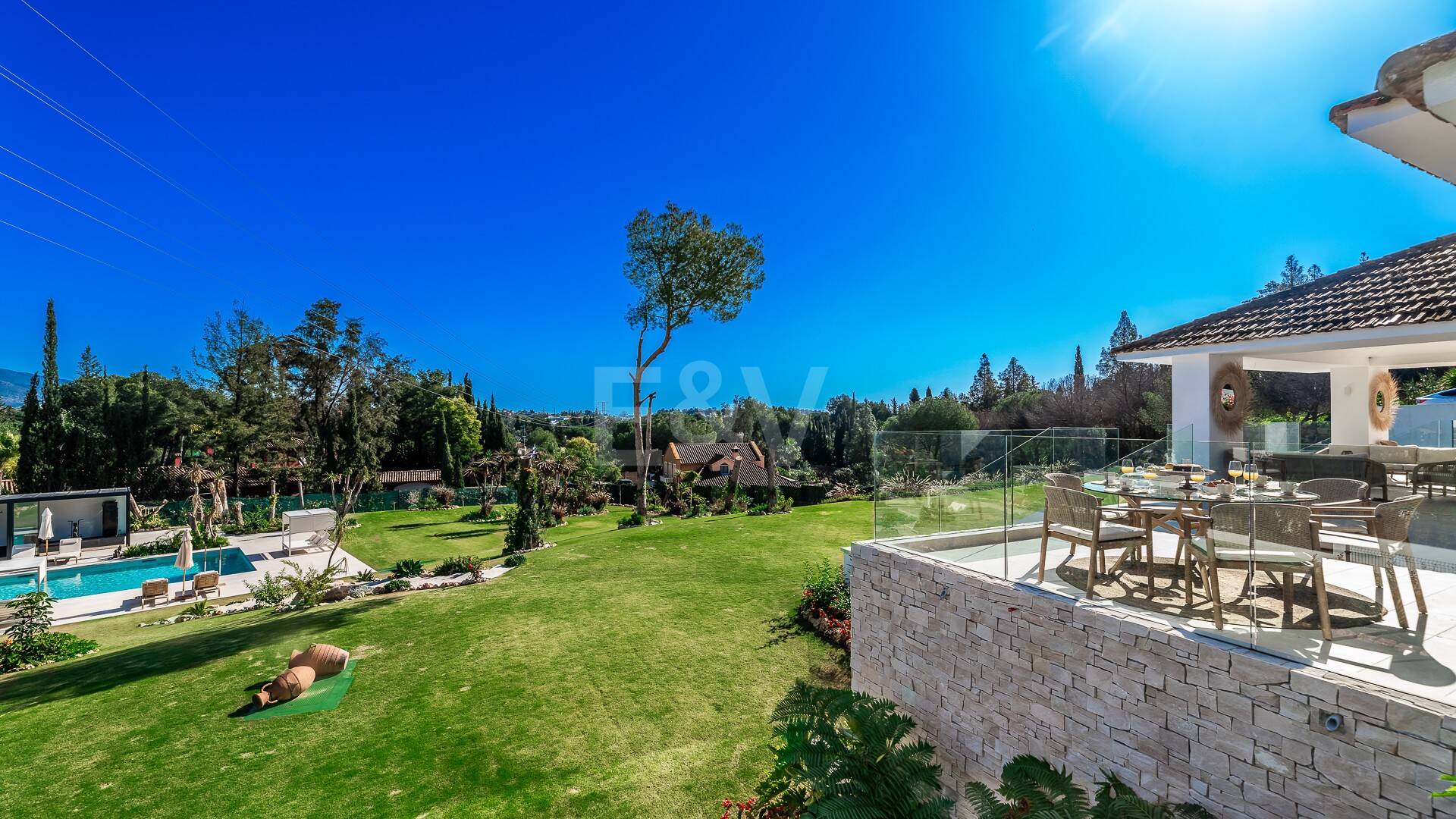 Icónica mansión histórica de Hollywood con servicios recreativos de élite