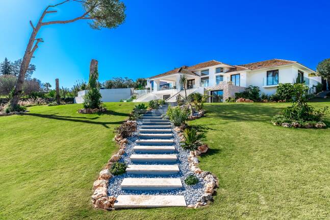 Icónica mansión histórica de Hollywood con servicios recreativos de élite