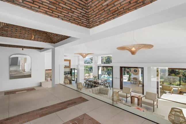 Icónica mansión histórica de Hollywood con servicios recreativos de élite