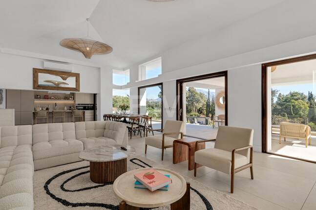 Icónica mansión histórica de Hollywood con servicios recreativos de élite