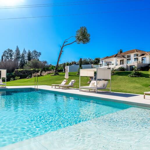 Iconic Luxury Mansion – A Timeless Gem in Guadalmina Alta