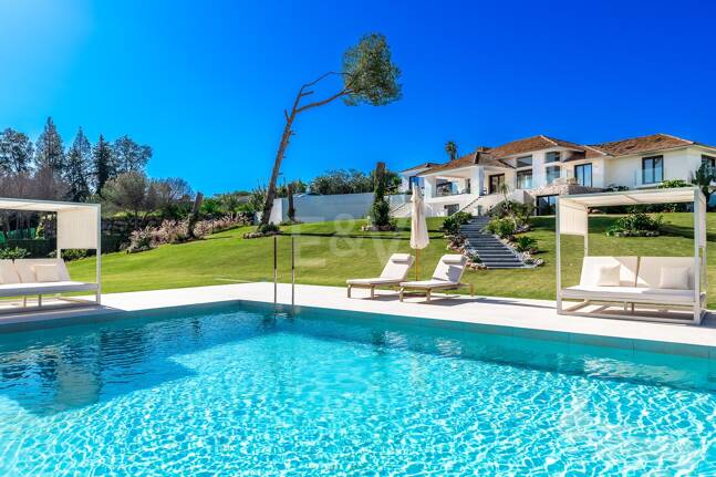 Icónica mansión histórica de Hollywood con servicios recreativos de élite