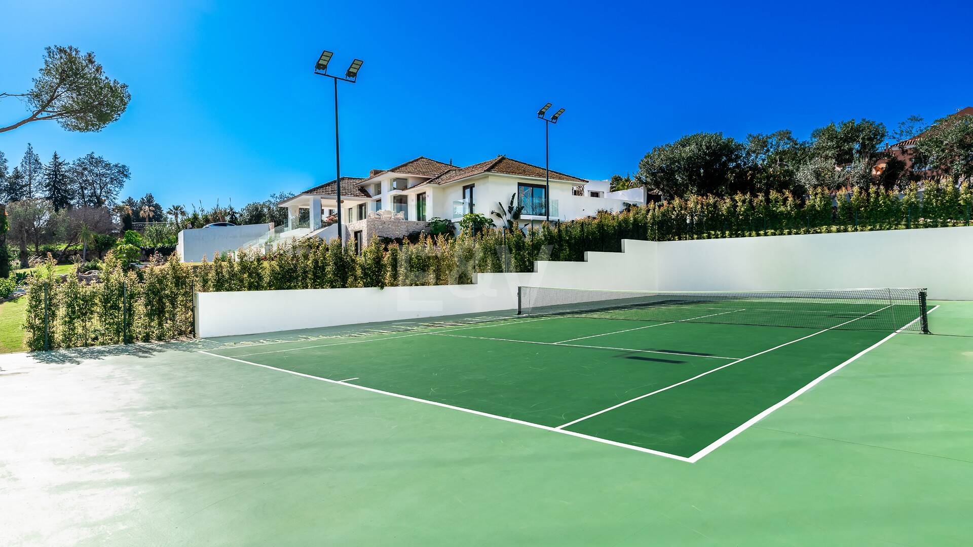 Icónica mansión histórica de Hollywood con servicios recreativos de élite