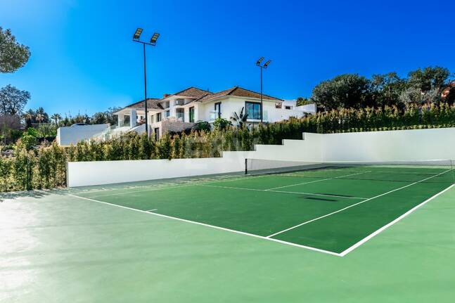 Icónica mansión histórica de Hollywood con servicios recreativos de élite