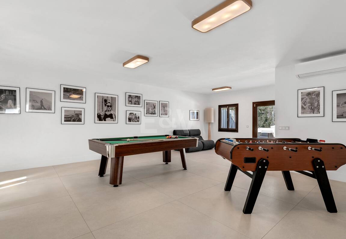 Icónica mansión histórica de Hollywood con servicios recreativos de élite