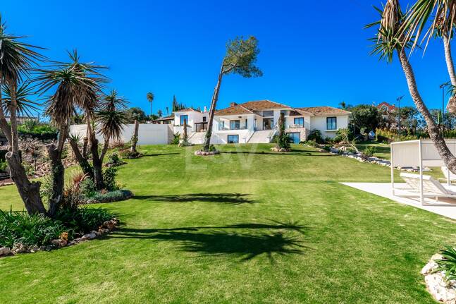 Icónica mansión histórica de Hollywood con servicios recreativos de élite