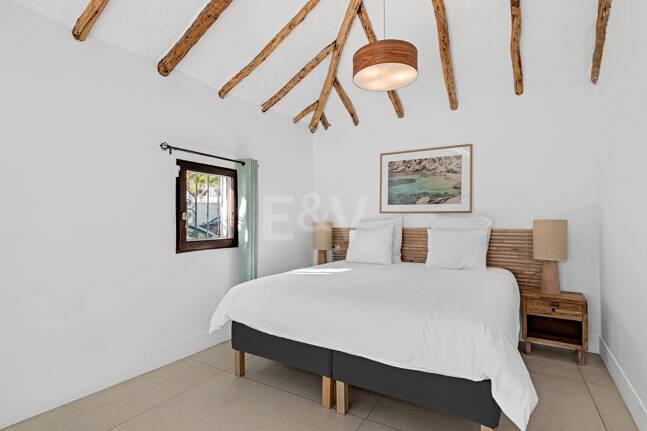 Icónica mansión histórica de Hollywood con servicios recreativos de élite