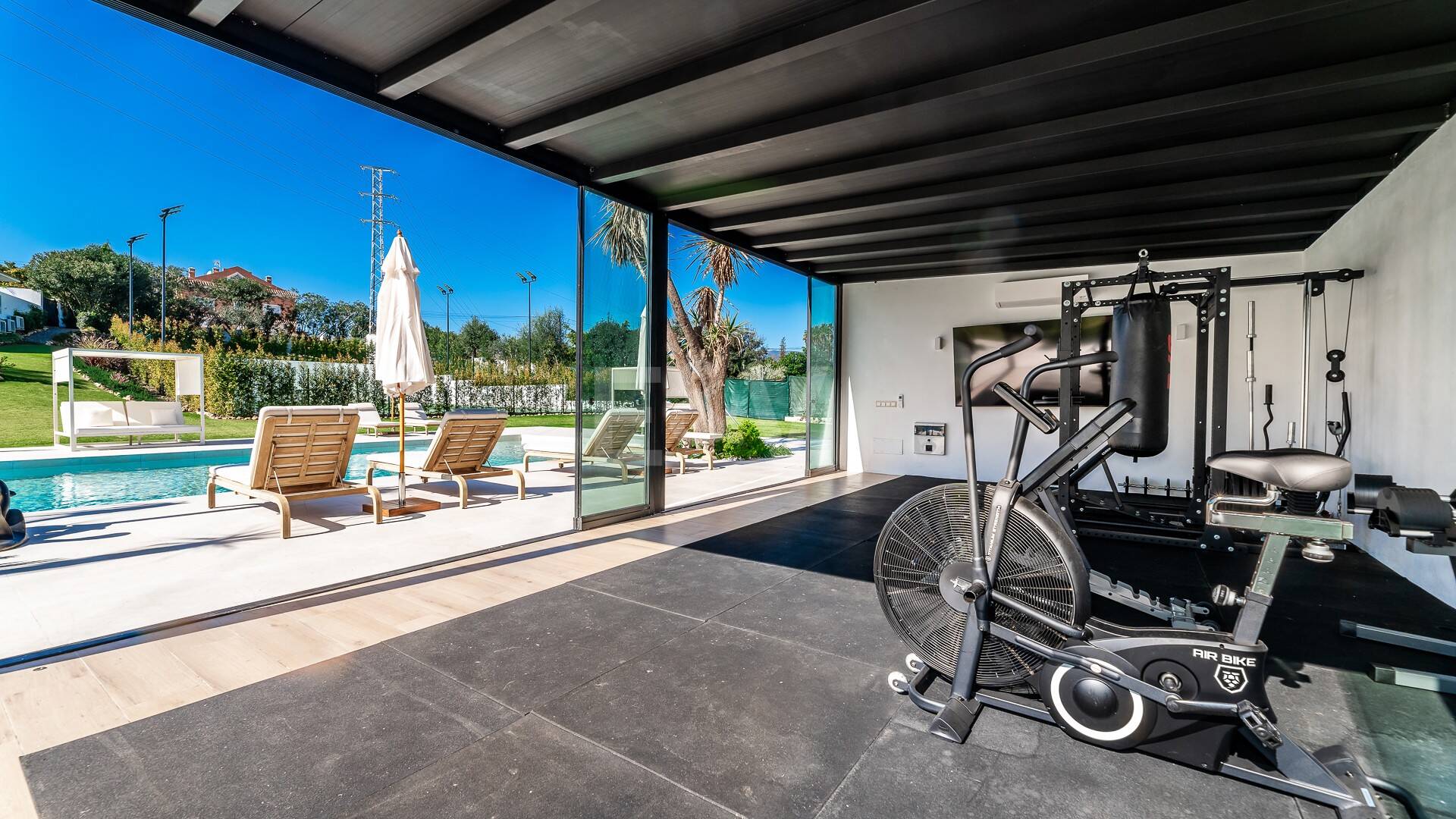 Icónica mansión histórica de Hollywood con servicios recreativos de élite