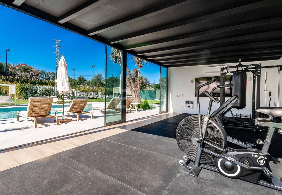 Icónica mansión histórica de Hollywood con servicios recreativos de élite