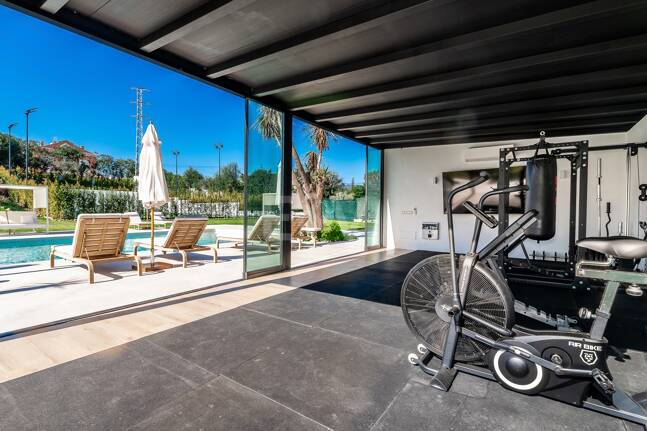 Icónica mansión histórica de Hollywood con servicios recreativos de élite