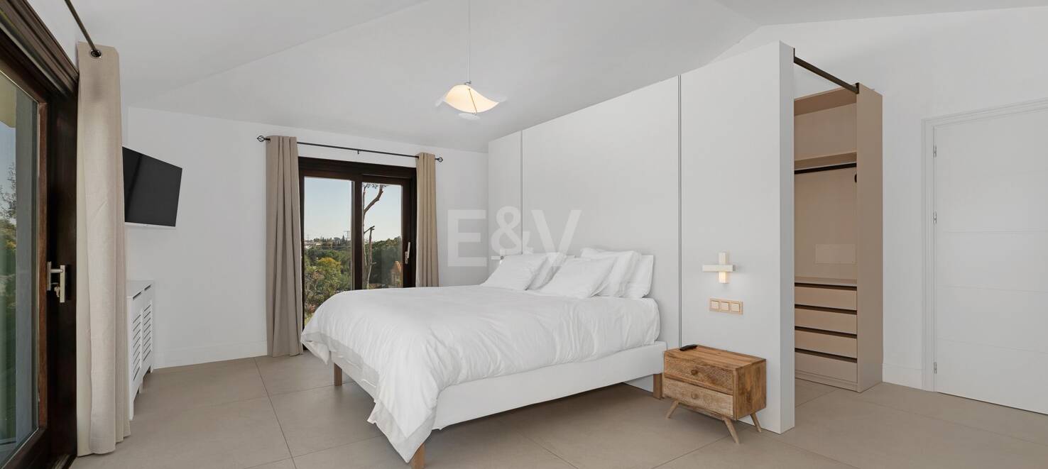 Iconic Luxury Mansion – A Timeless Gem in Guadalmina Alta