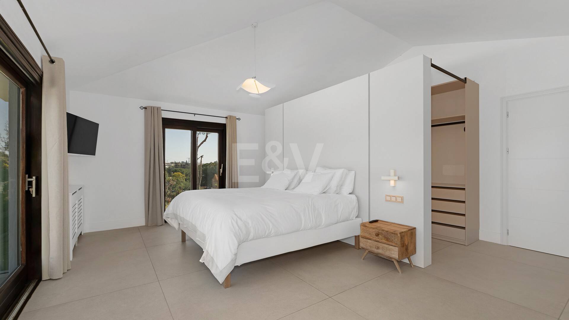 Icónica mansión histórica de Hollywood con servicios recreativos de élite