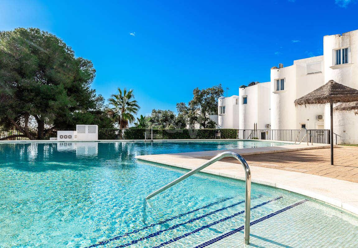 Luxury Modernized Townhouse close to Cabopino