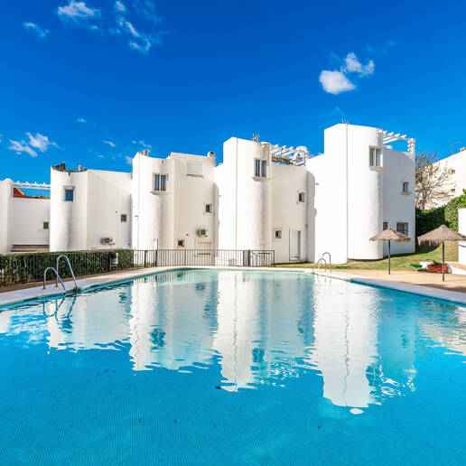 Luxury Modernized Townhouse close to Cabopino