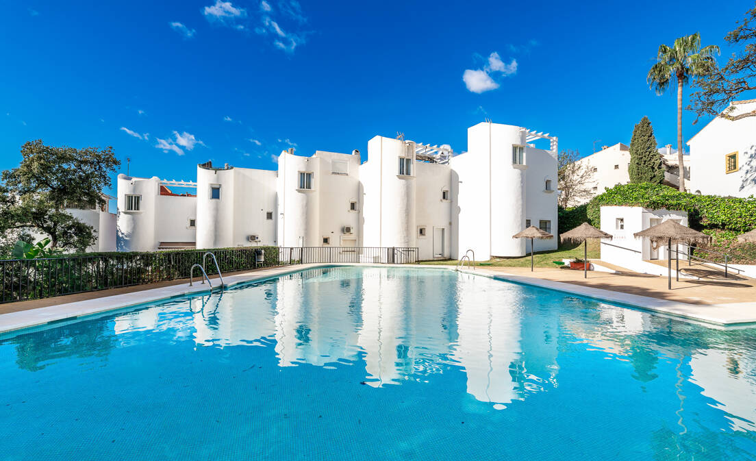 Luxury Modernized Townhouse close to Cabopino