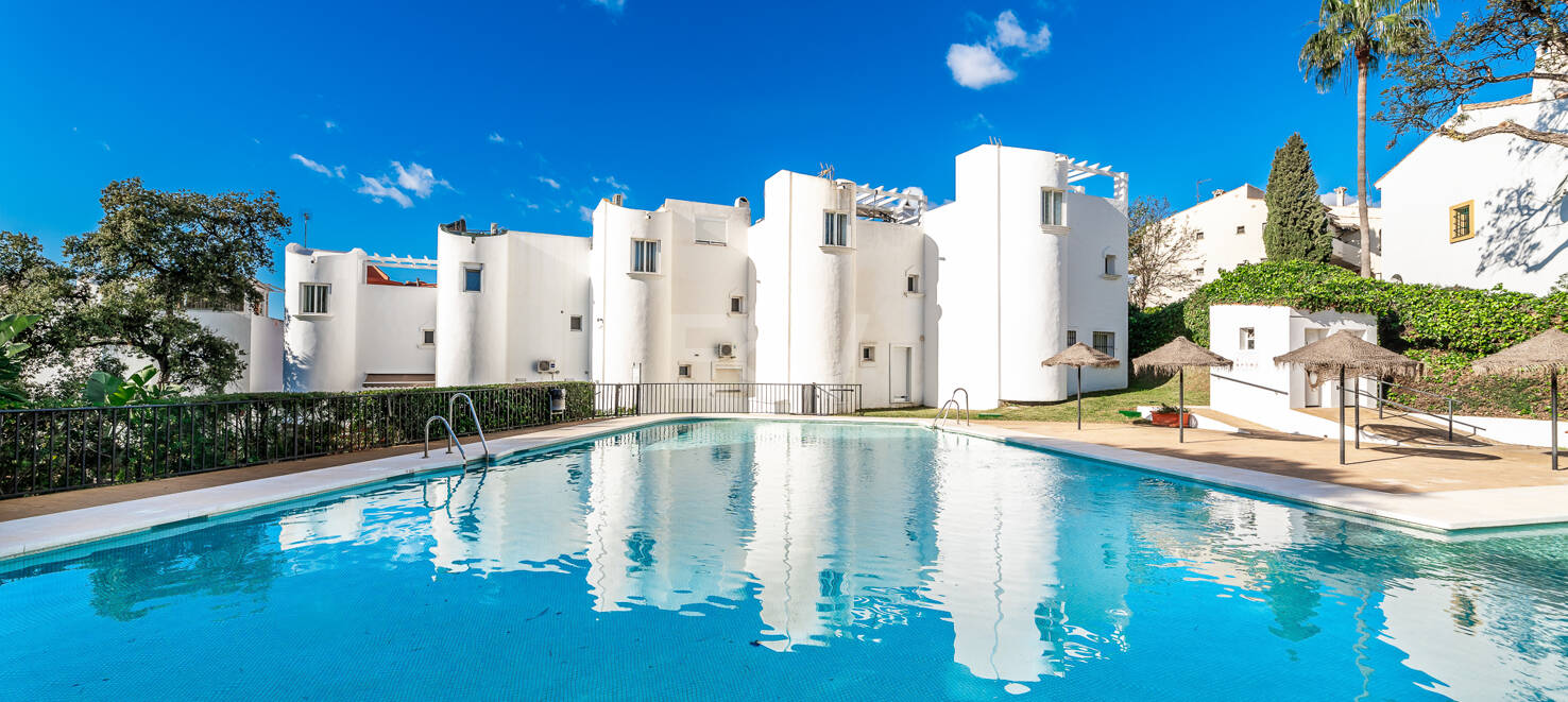 Luxury Modernized Townhouse close to Cabopino
