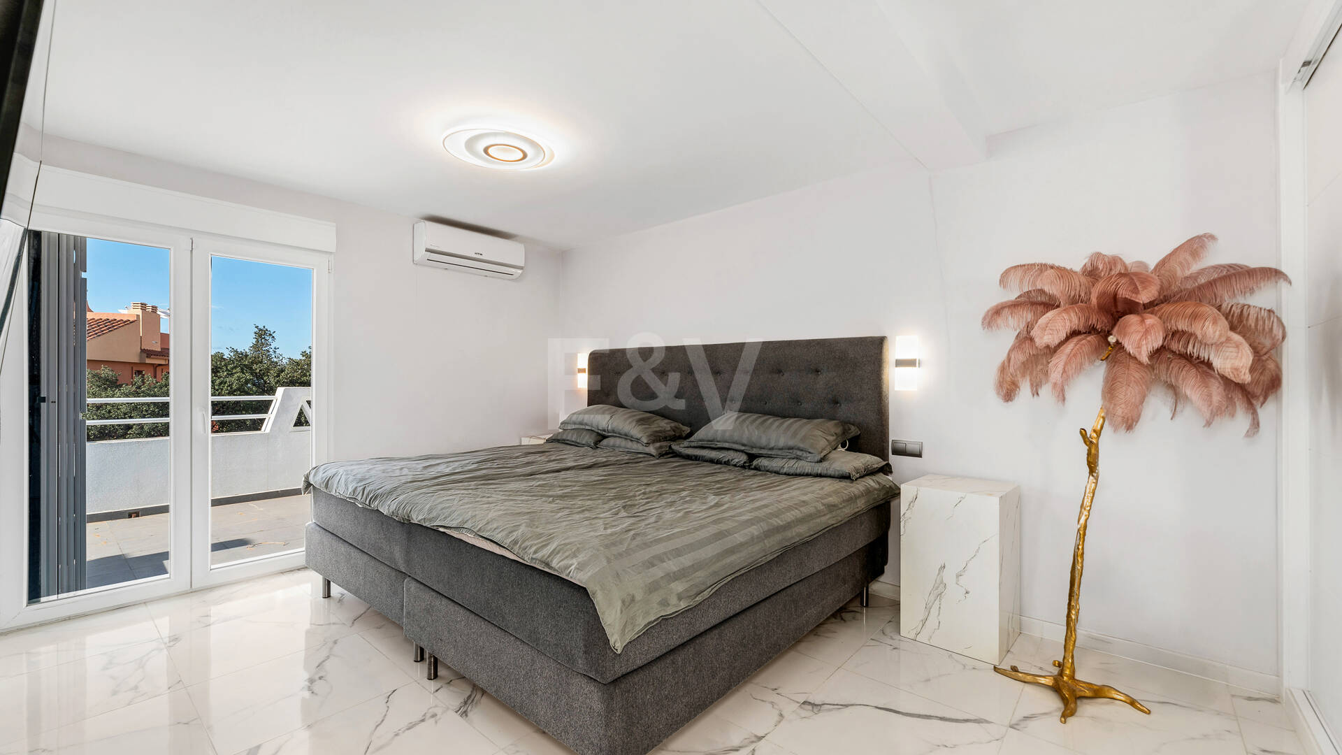 Luxury Modernized Townhouse close to Cabopino