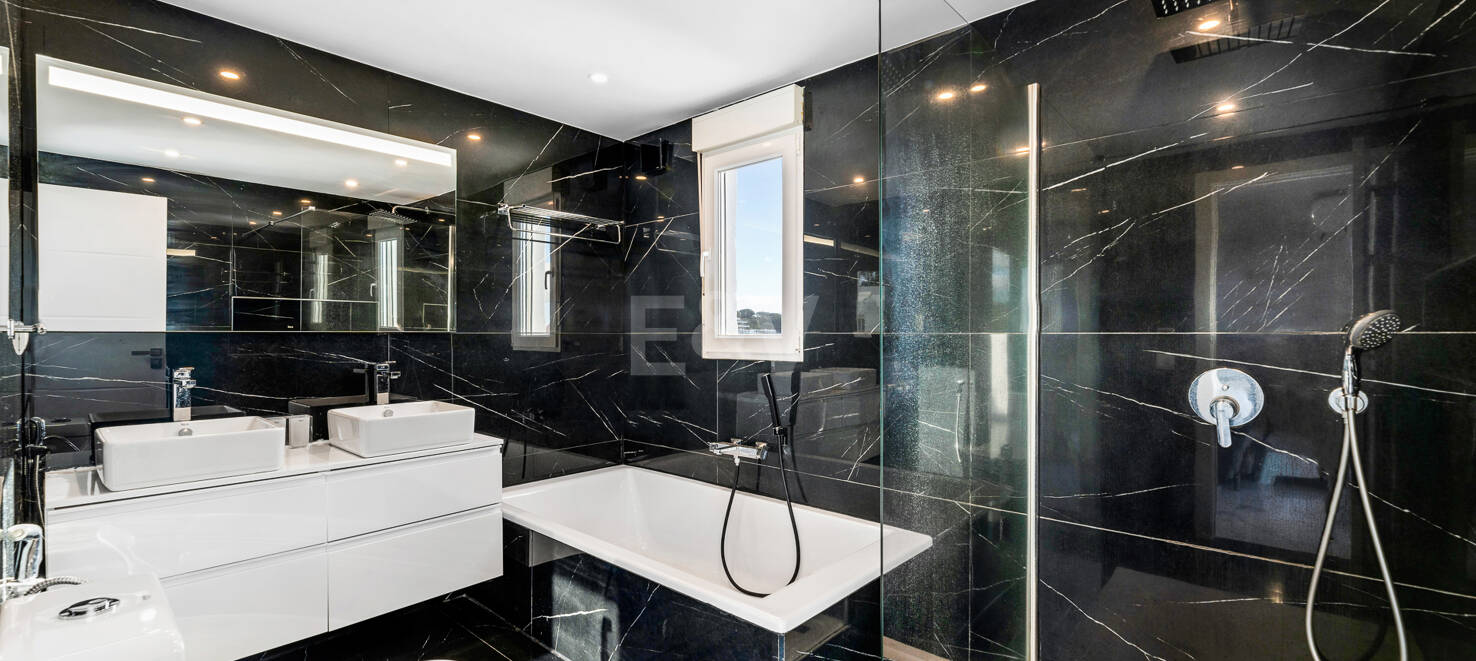 Luxury Modernized Townhouse close to Cabopino