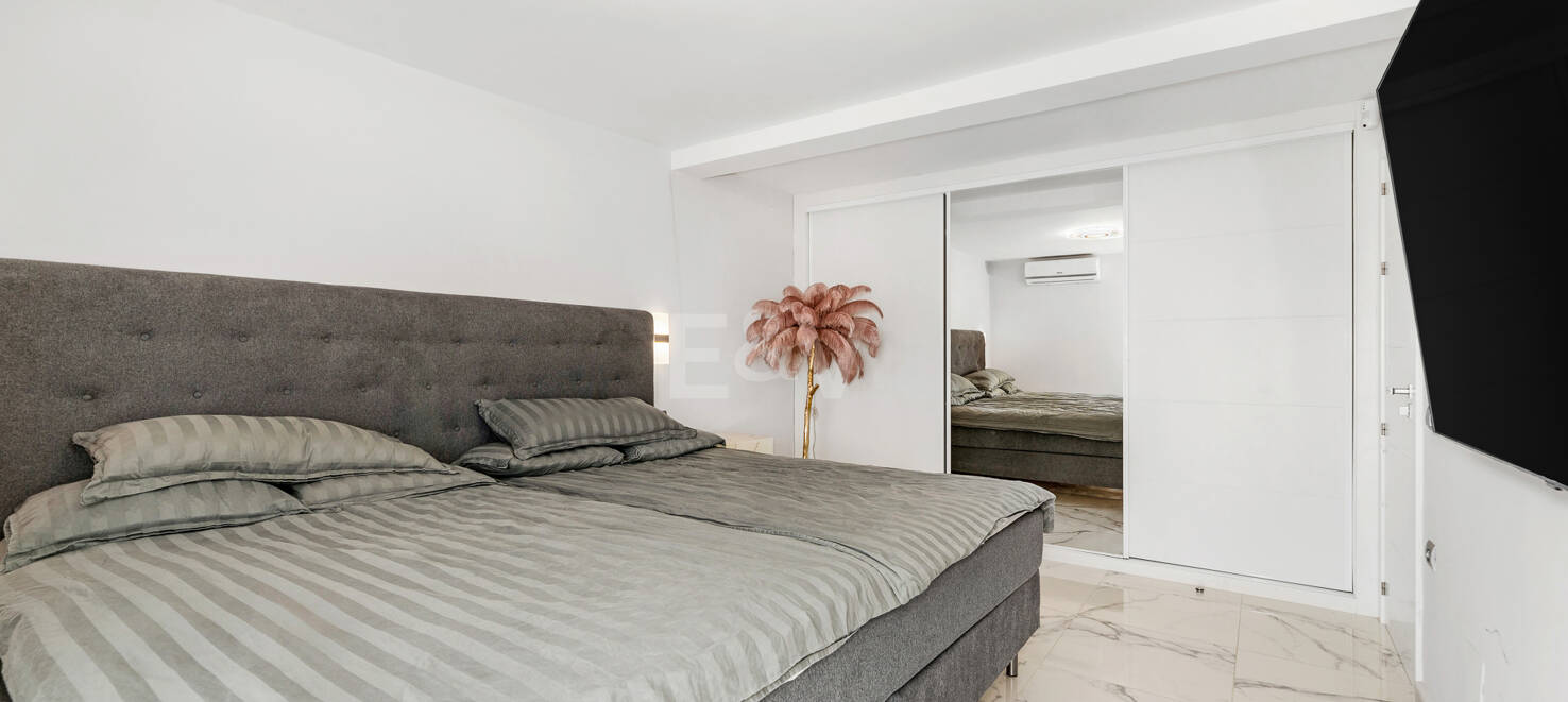 Luxury Modernized Townhouse close to Cabopino