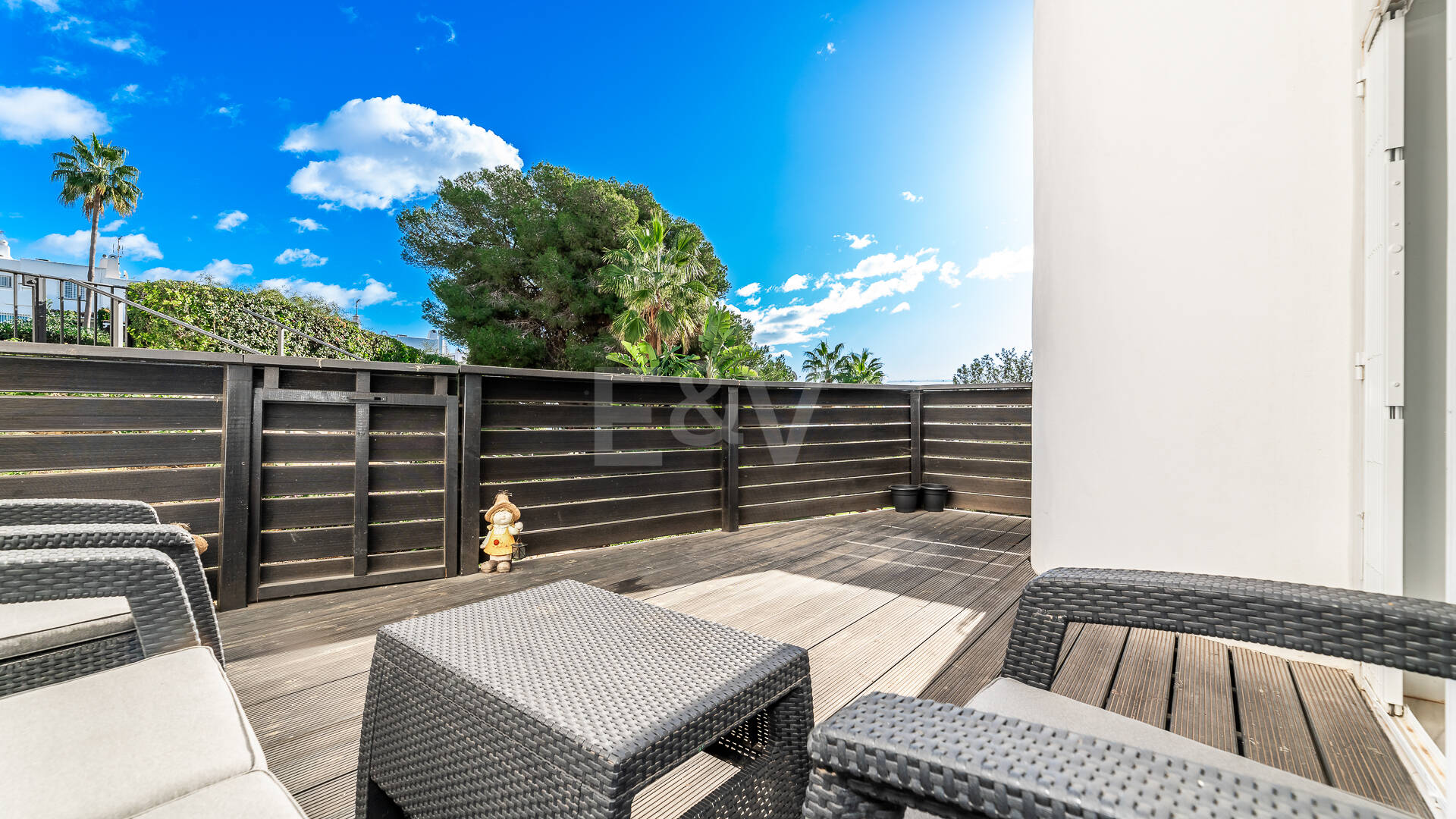 Luxury Modernized Townhouse close to Cabopino