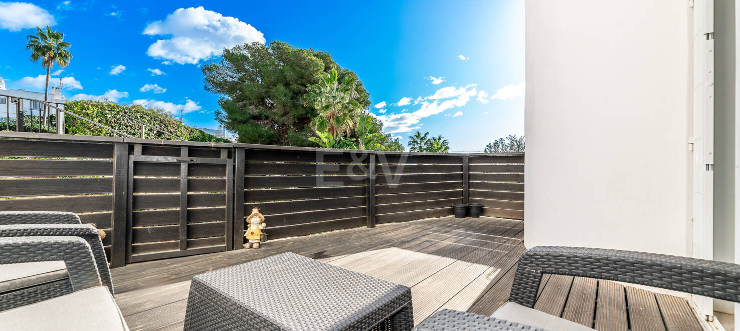 Luxury Modernized Townhouse close to Cabopino